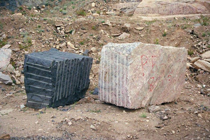 Ukraina.Kostka granitowa 200 zl/tona czarna,czerwona.Bloki kamienne,gabro Kijow - Zdjęcie 1