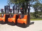 20szt Używane paleciaki elektryczne z masztem wózki widłowe Toyota