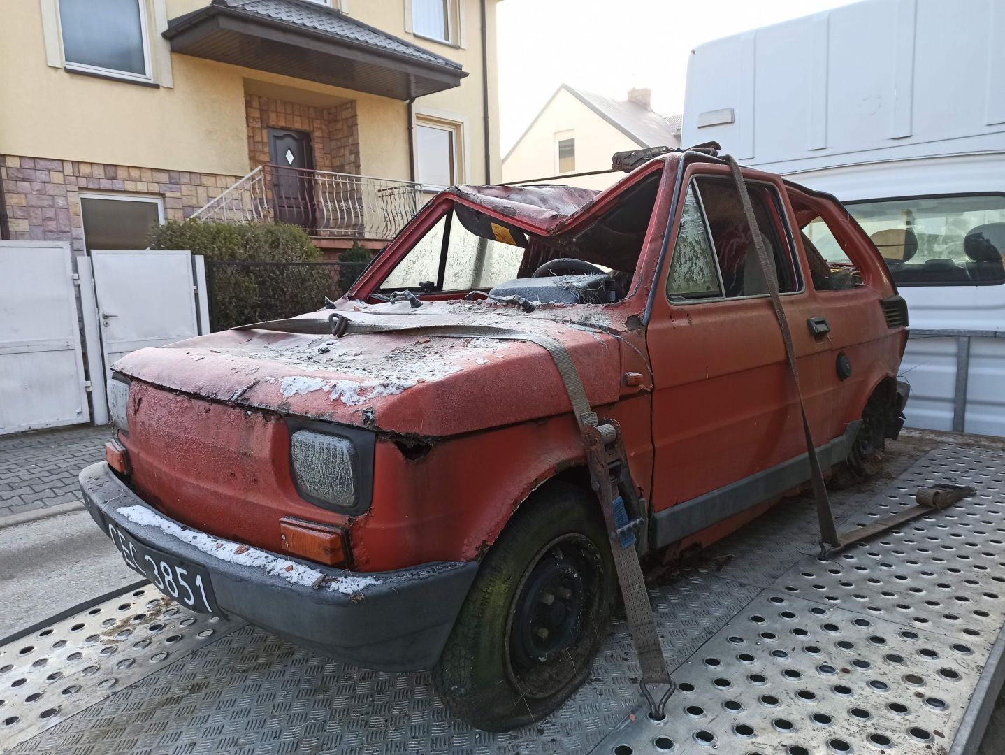 Fiat 126 maluch 650 , uszkodzony z papierami zarejestrowany ważne OC Częstochowa - Zdjęcie 1