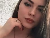 Dyskretna dziewczyna szuka przygody