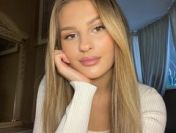 Gorąca brunetka szuka mocnych wrażeń
