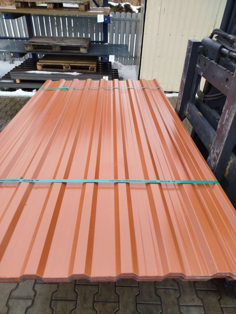 Blacha trapezowa w pakietach - T-18 ceglany połysk RAL 8004  - Zdjęcie 1